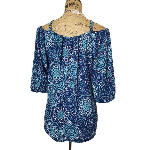 Torrid Cold Shoulder Top Medallion Print Chic Tunic Size 2X NWOT - Picture 3 of 8